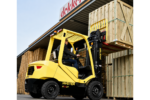 Rough Terrain vs. Crawler Cranes: A Different Comparison Than All-Terrain