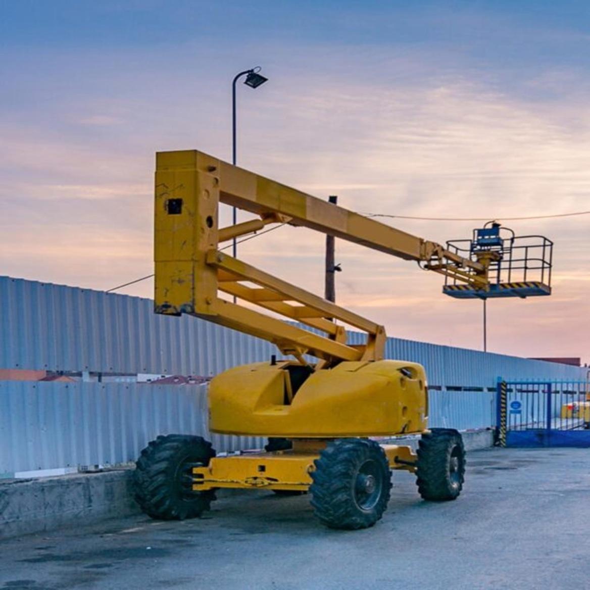 8 Must-Know Safety Tips Before Choosing the Best Boom Lift Company in Dubai
