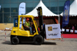 Forklift Rental in Abu Dhabi: What Project Managers Need to Know Before Signing a Contract