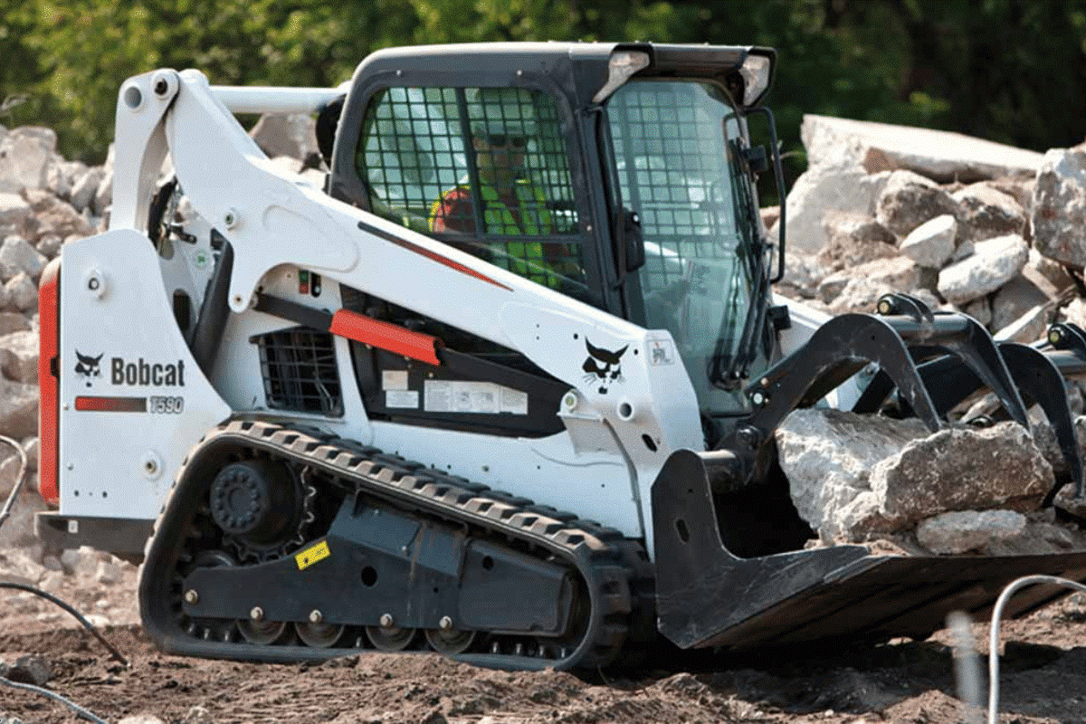 Types of Skid Steer Loaders: Wheeled vs. Tracked Models